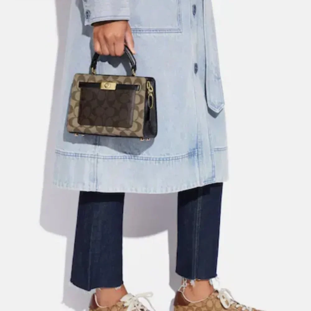 NWT COACH MINI LANE TOP HANDLE IN BLOCKED SIGNATURE CANVAS CROSSBODY BAG